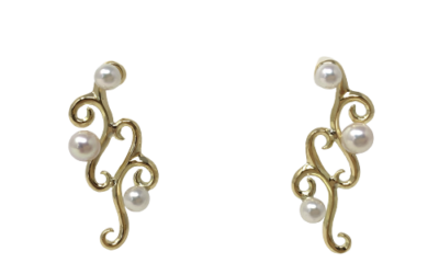 White Akoya Pearl Gold Earrings (E37)