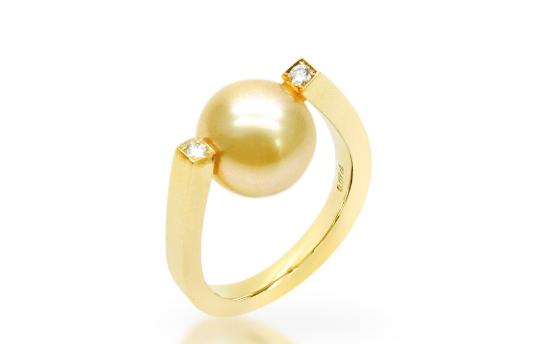 Gold South Sea Pearl Gold Diamond Ring (R2)