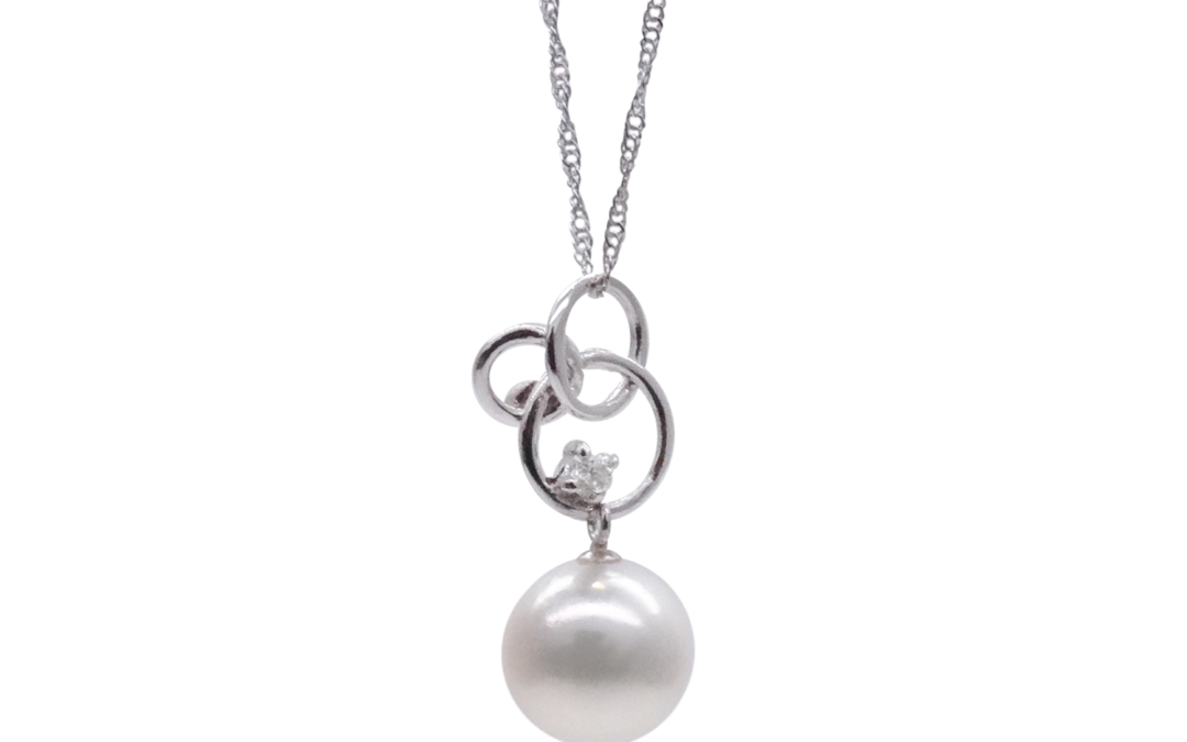 White Akoya Pearl Gold Diamond Pendant (P61)