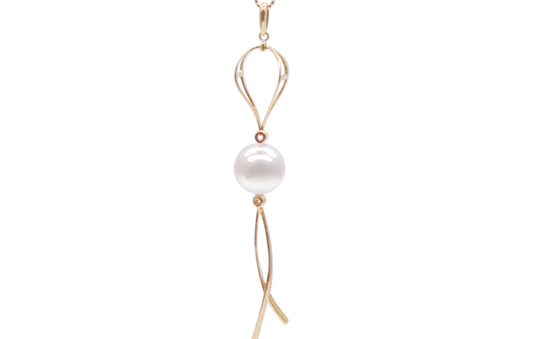 White Akoya Pearl Gold Pendant (P81)