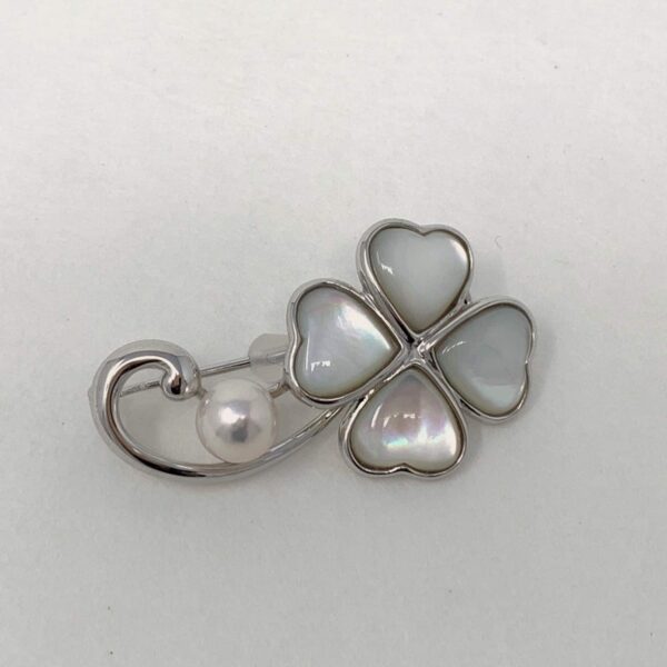 Silver 4-Leaf Clover Akoya Pearl Pin (B15)