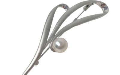 White Akoya Pearl Silver ‘Grass Leaves’ Brooch Pin (B34)