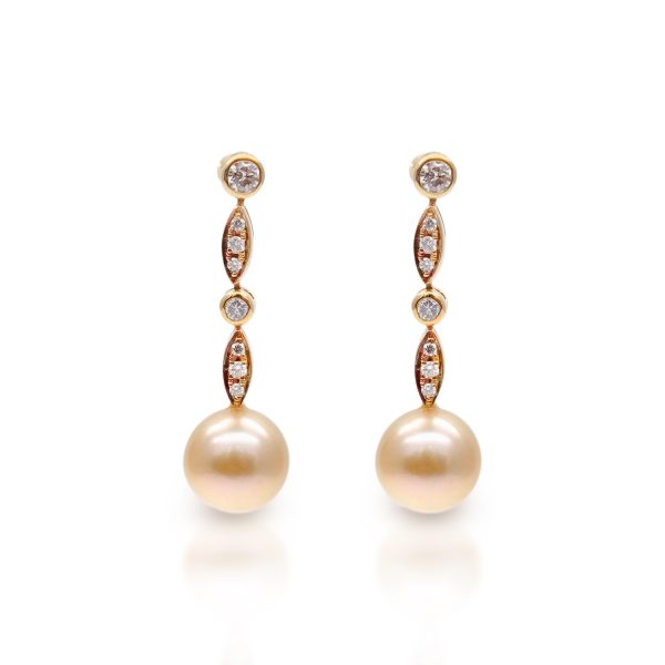 Gold South Sea Pearl Earring with Gold and Diamond E113