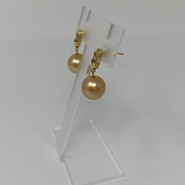 Gold South Sea Pearl Earring with Gold and Diamond E108