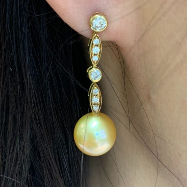 Gold South Sea Pearl Earring with Gold and Diamond E113