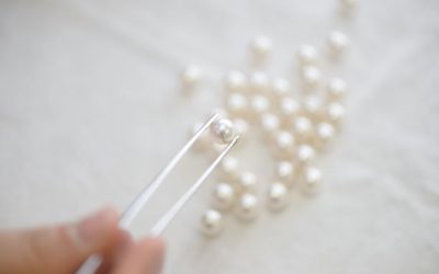 How to Choose White Pearl Earrings 2023