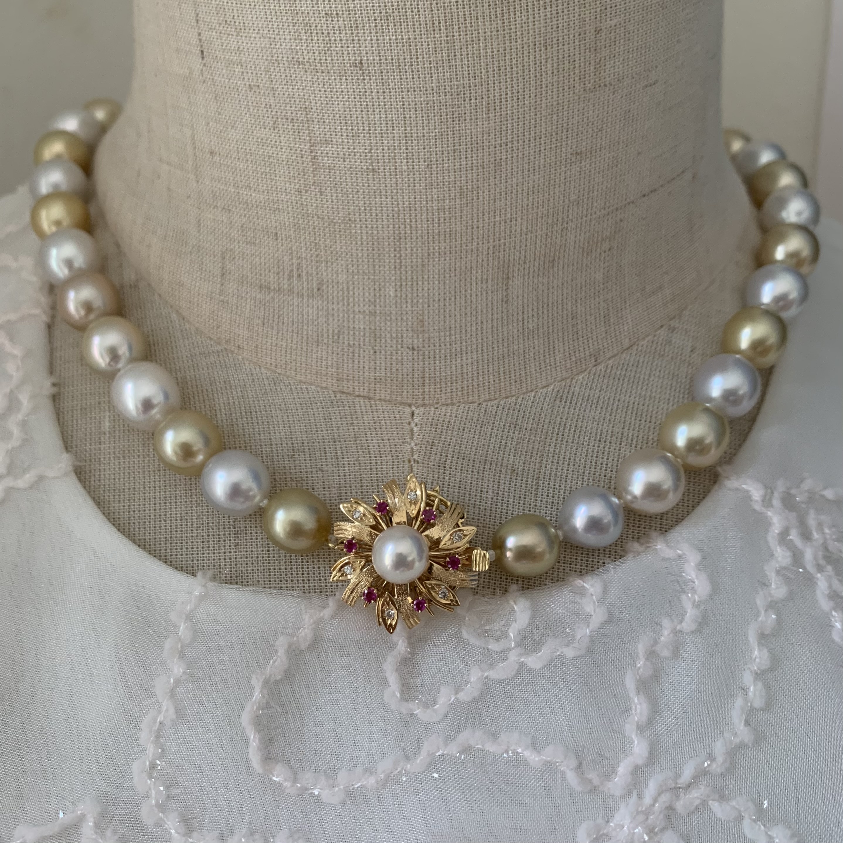 pearl planet choker