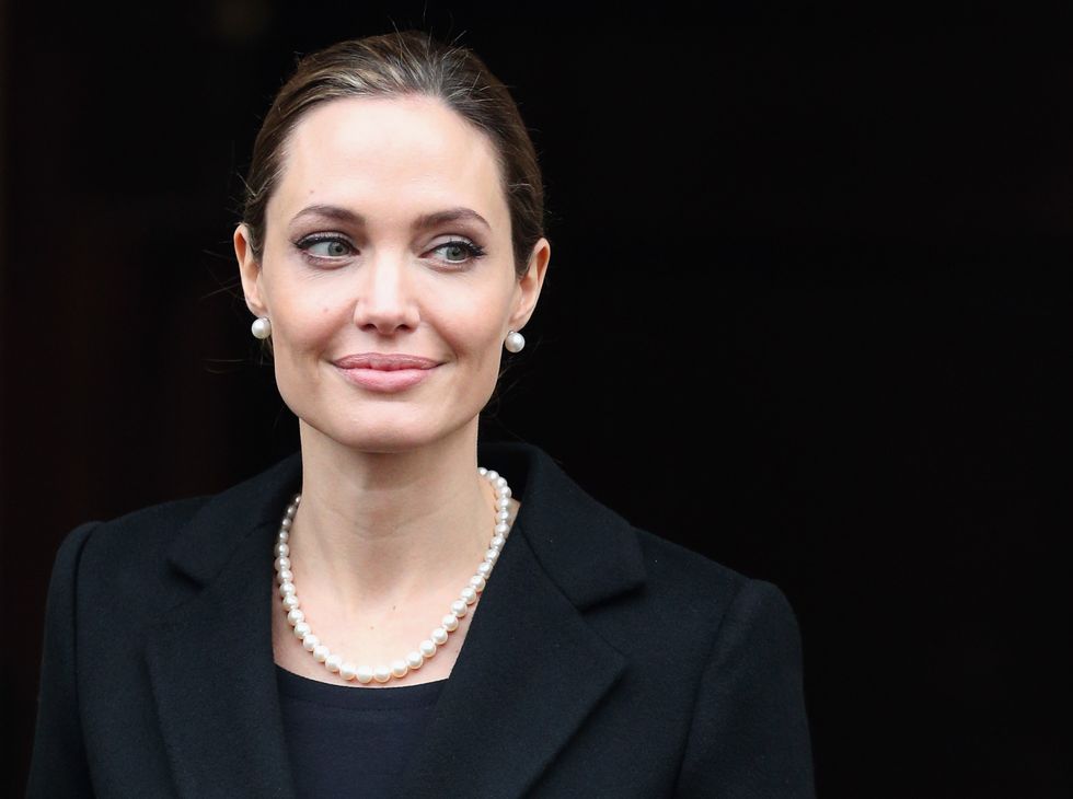 angelina jolie pearls 1613995871