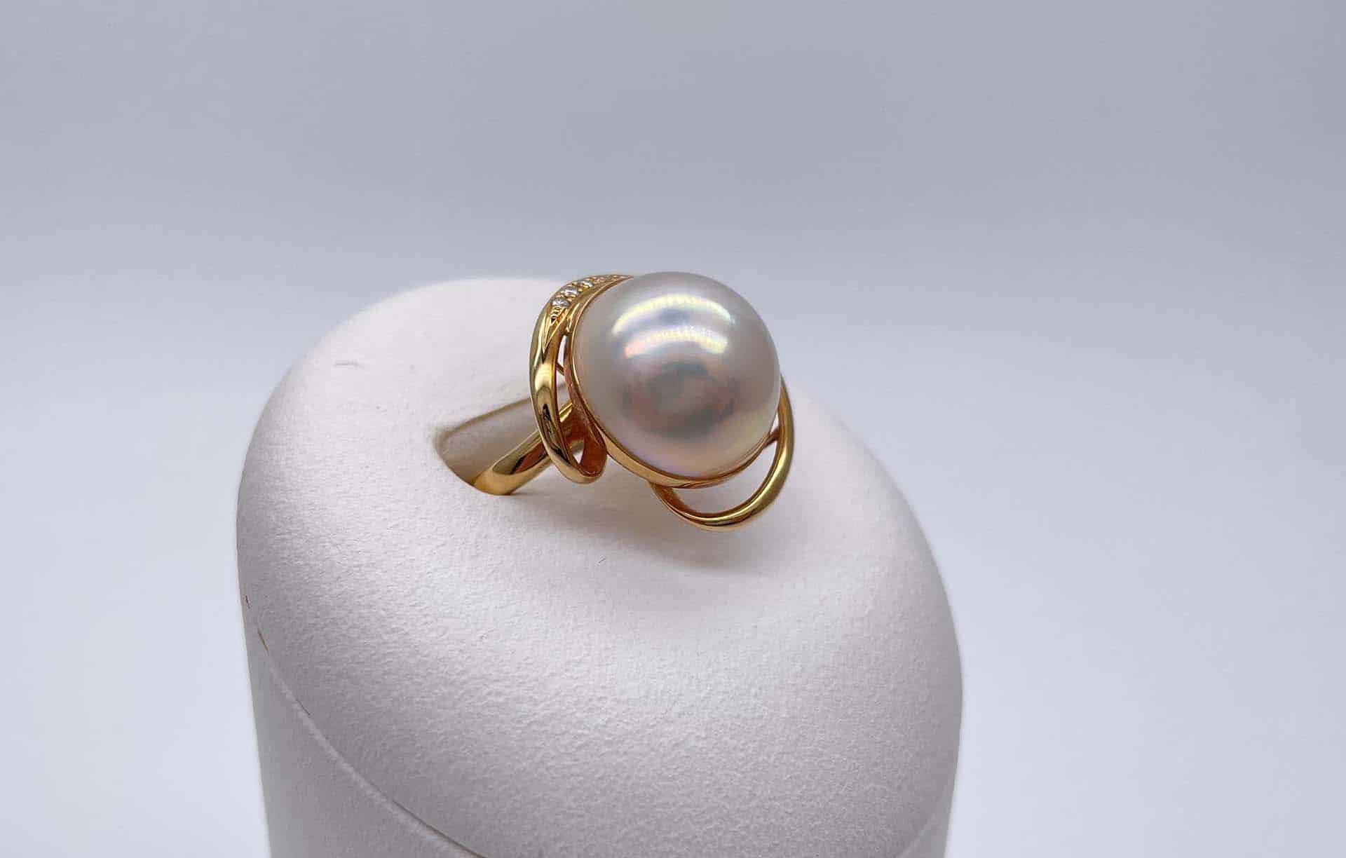 Mabe Pearl Ring With Diamonds (R56)