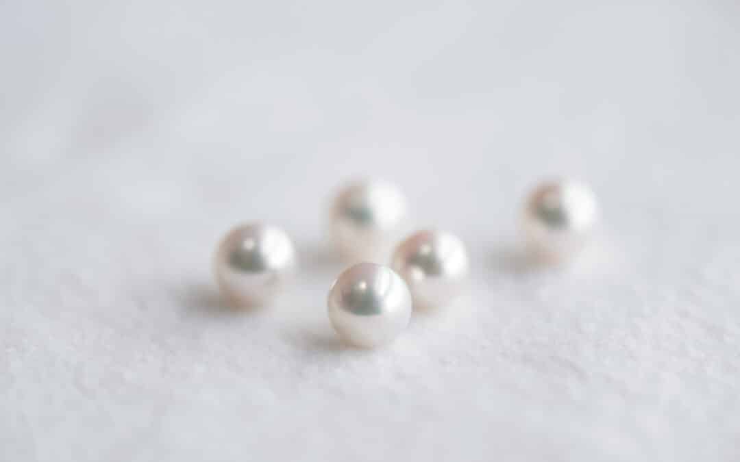 Pearl FALCO’s Expert Guide: How to Identify Real Pearls from Imitations