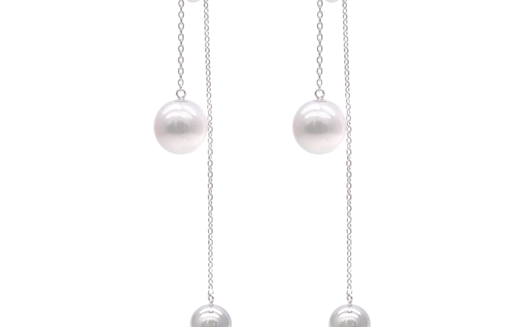 White Akoya Pearl Earrings (E241)