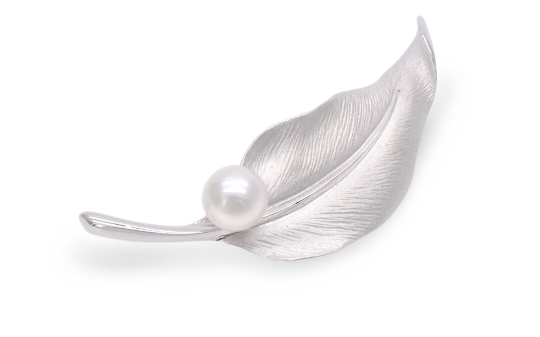 White Akoya Pearl ‘Leafy’ Brooch Pin (B56)