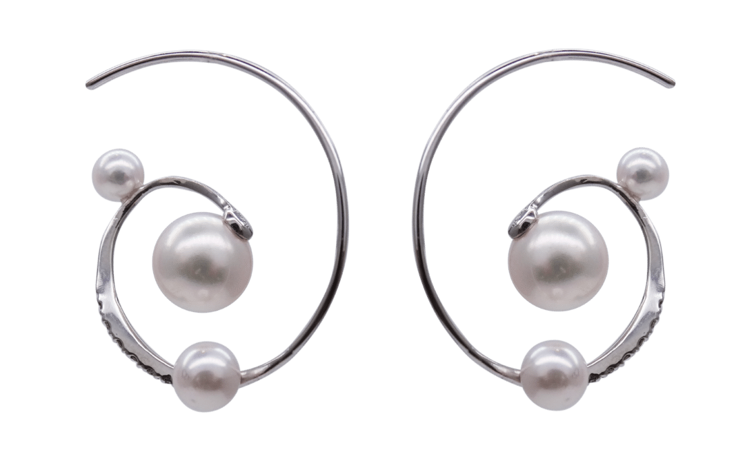 Spiral White Gold K18 Akoya Pearl Earring With Diamonds (E261)