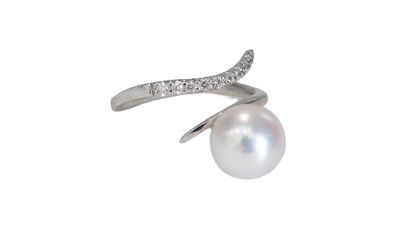 White Akoya Pearl Swirl Design / Diamond Ring (R69)